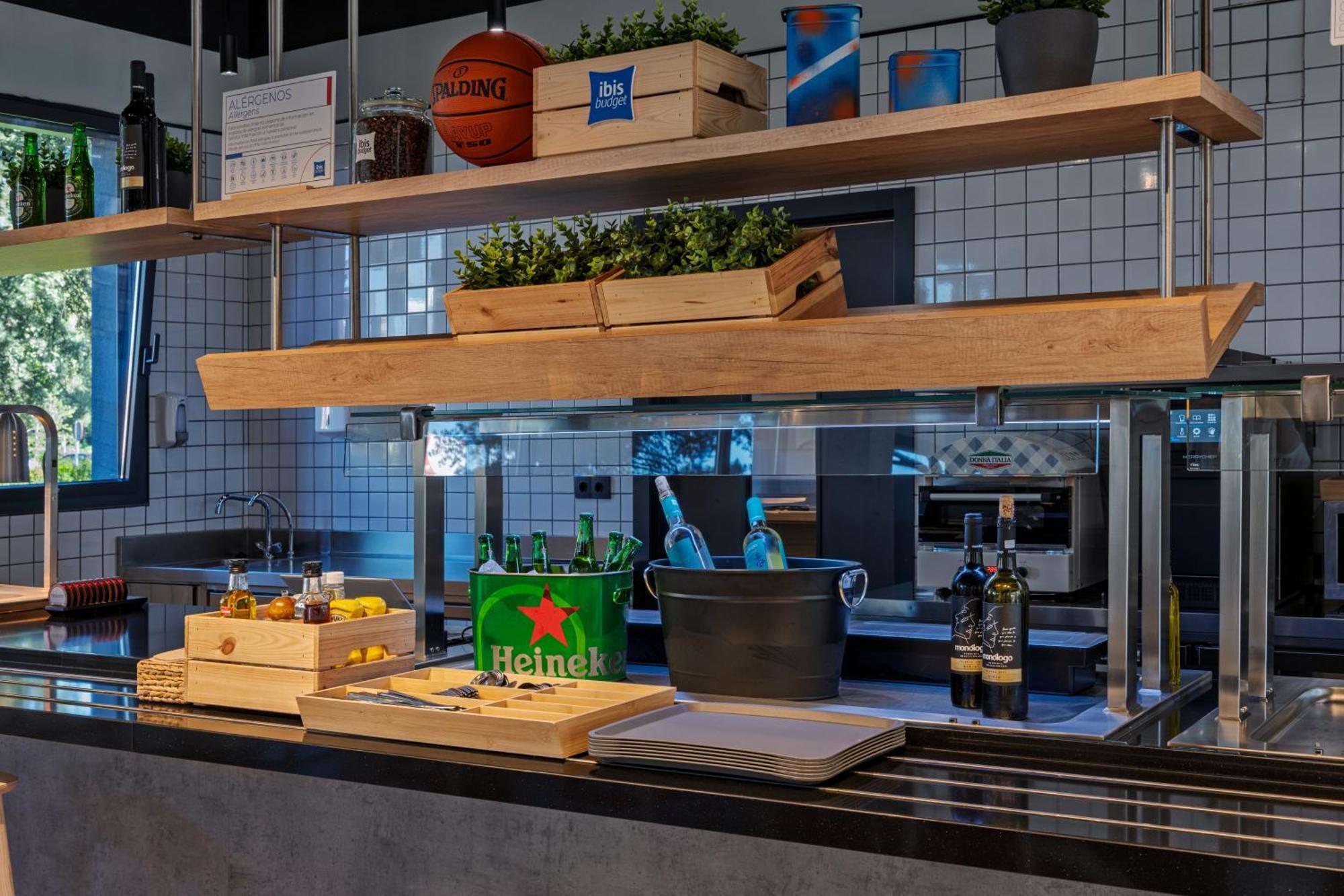 Ibis Budget Madrid Aeropuerto Kültér fotó