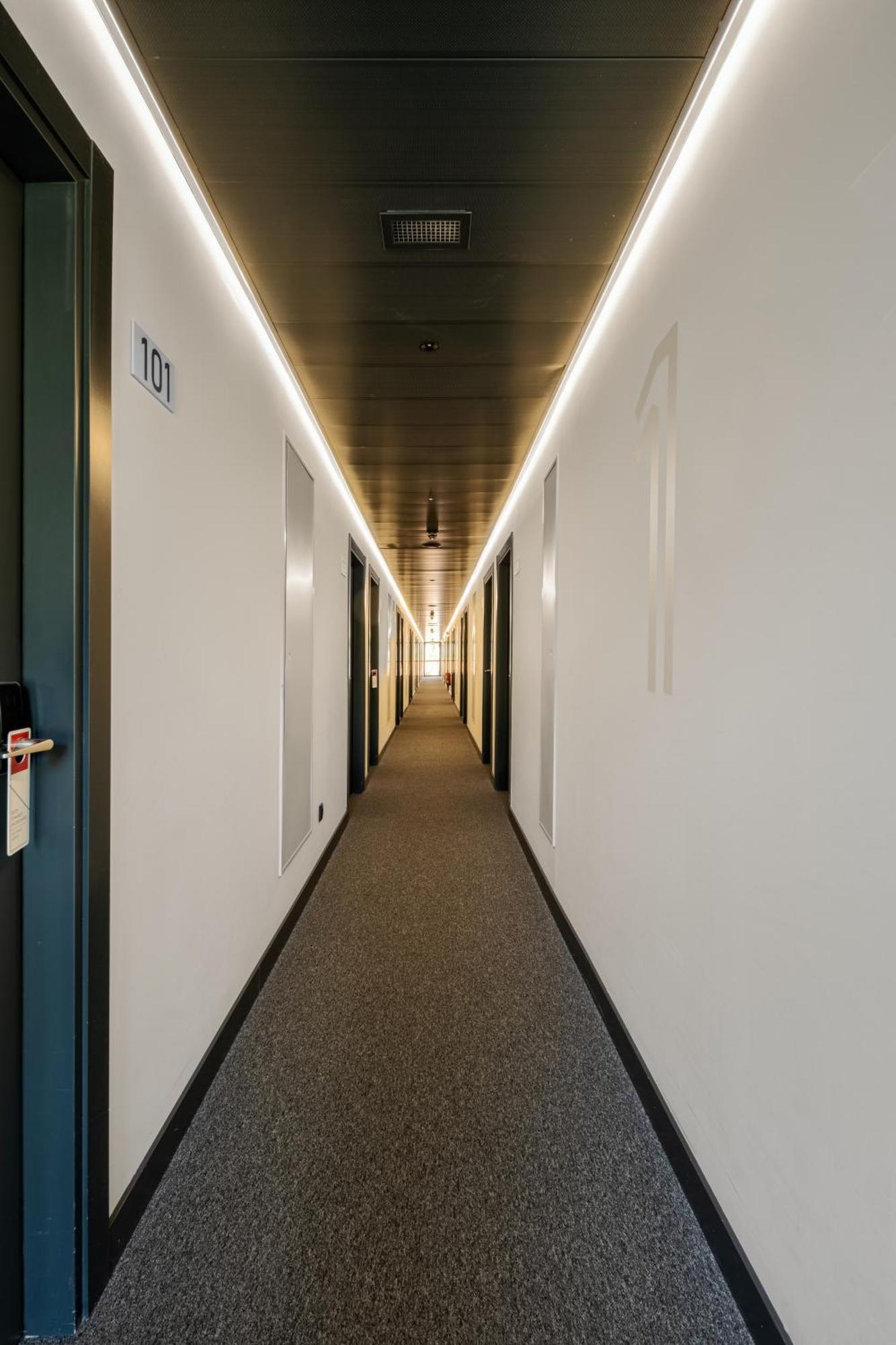 Ibis Budget Madrid Aeropuerto Kültér fotó